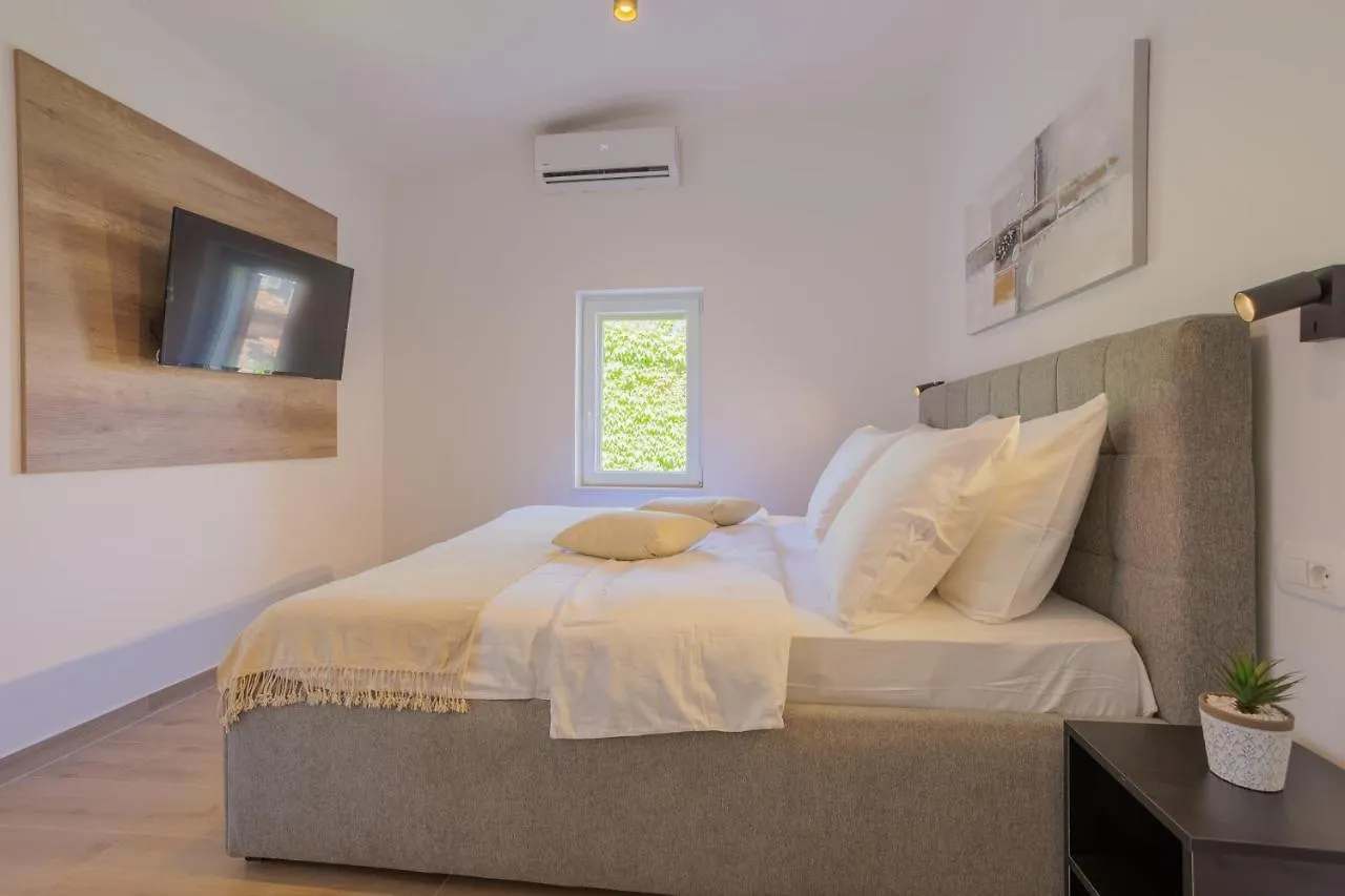 Apartments Piritus Split